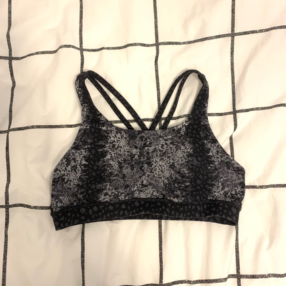 Lululemon size 8 energy bra